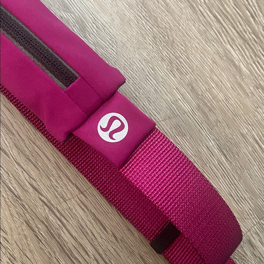 Lululemon Fast and Free Run Belt Mini - Picture 4 of 5